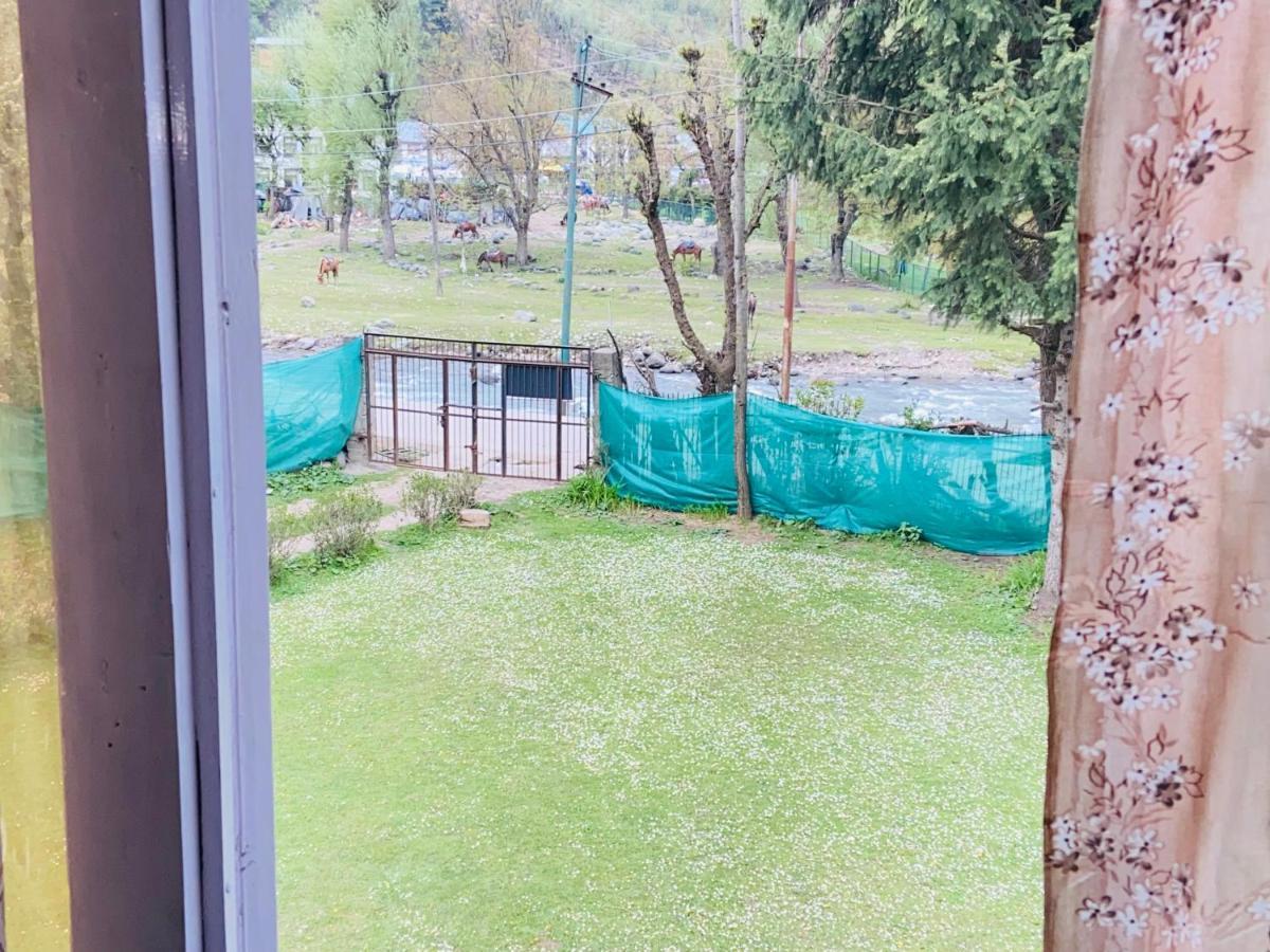 Pk Cottage Pahalgam Exterior photo